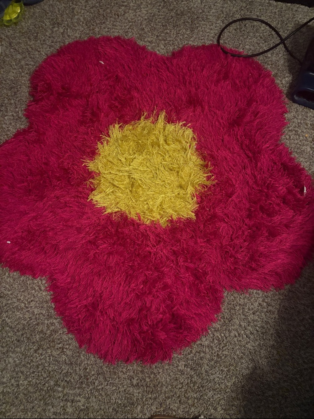 Plush Flower Shag Rug in Fuchsia with Yellow Center